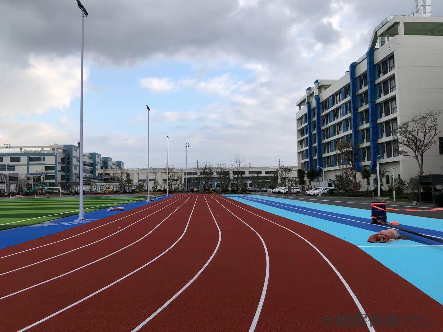 桑日透气型塑胶跑道的价格是多少
